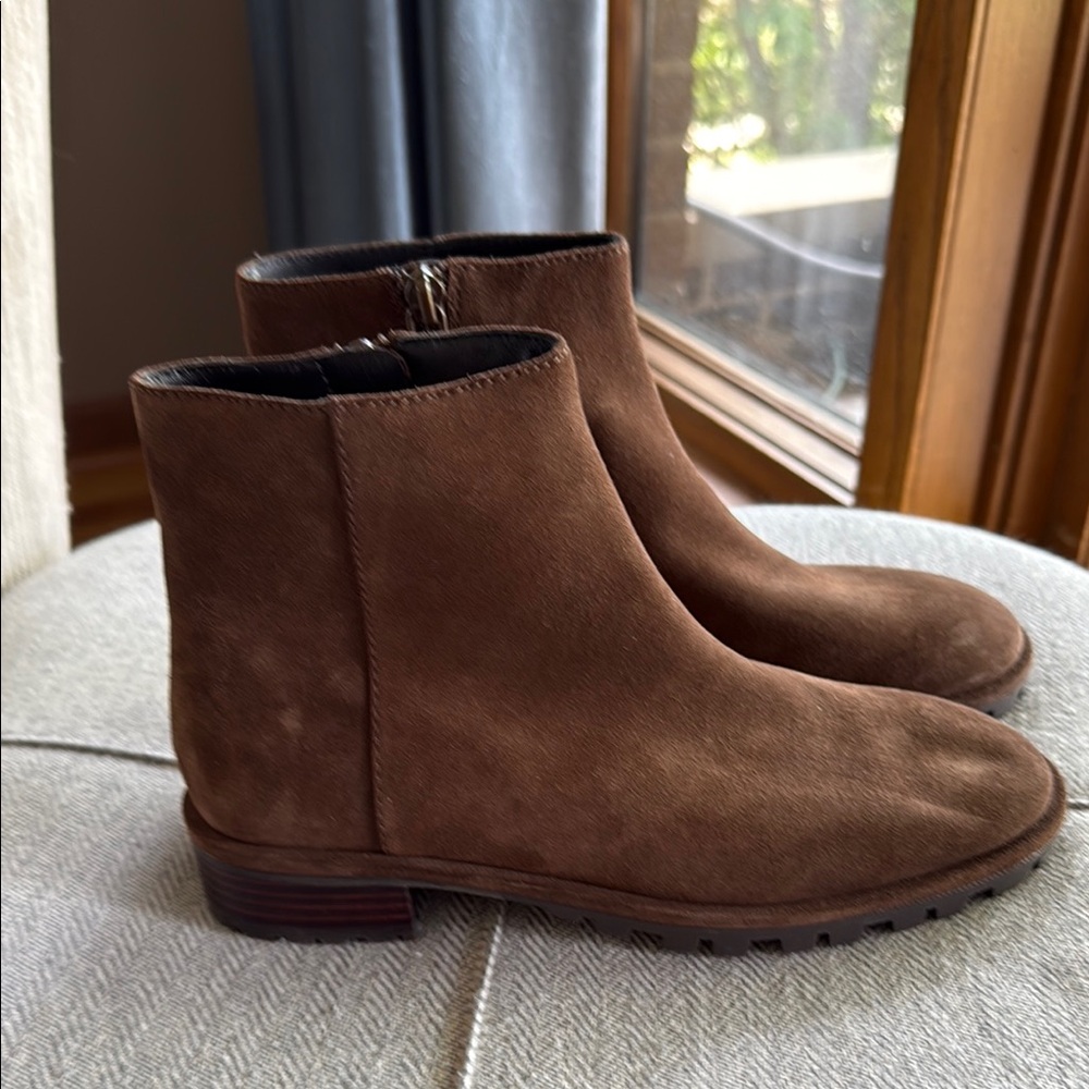 Stuart Weitzman Women's Brown Maelie Suede Ankle Bootie
